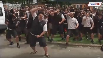 el homenaje a jonah lomu de la escuela a la que asistio el homenaje a jonah lomu de la escuela a la que asistio