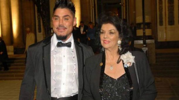 Internaron a la madre de Ricardo Fort