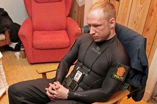 El autor de la masacre de Oslo quiere que lo declaren imputable