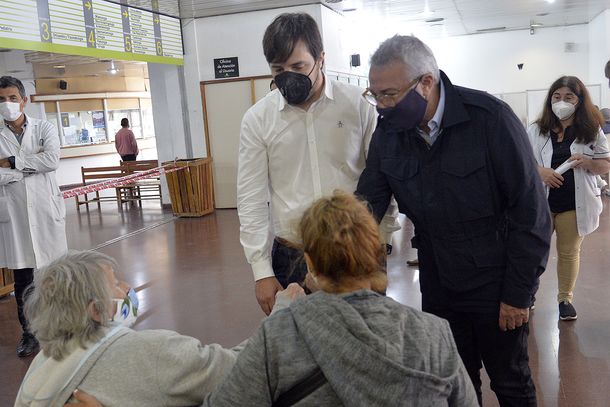 Tigre: Julio Zamora y Nicolás Kreplak monitorearon los puntos de vacunación contra el coronavirus