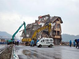 Demolieron la casa en el medio de la ruta