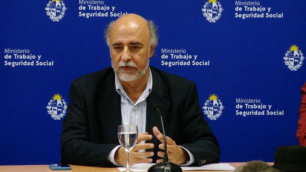 El ministro de Trabajo y Seguridad Social volvió a criticar a los precandidatos presidenciales del Frente Amplio.