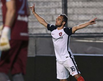 El mediocampista convirtió dos goles y fue la gran figura