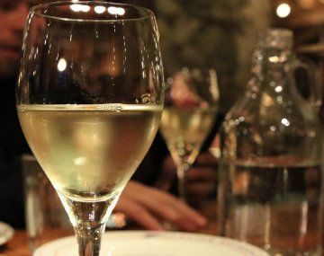 Bajó el consumo interno de vinos en 2021, pero subió el de espumantes