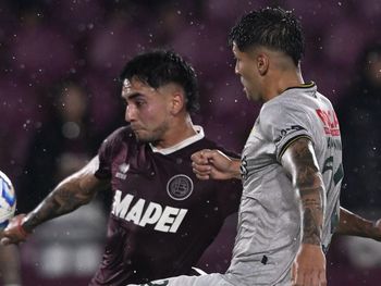 Liga Profesional: bajo la lluvia, Lanús igualó sin goles ante Defensa y Justicia