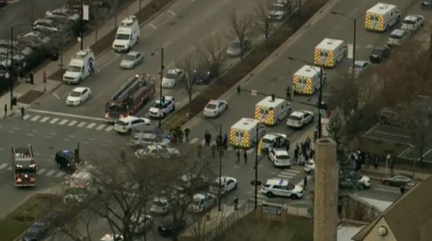 Tres víctimas y un atacante muertos en un tiroteo en el Hospital Mercy de Chicago