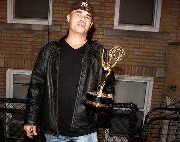 Encontró un Premio Emmy en el tacho de basura