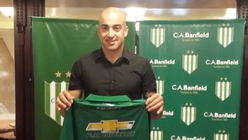 vuelve a un viejo amor: santiago silva es nuevo refuerzo de banfield vuelve a un viejo amor: santiago silva es nuevo refuerzo de banfield