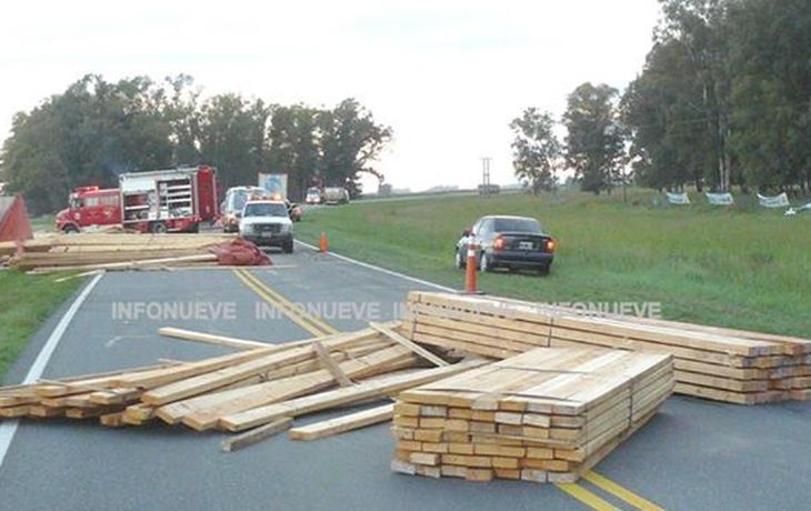 Trágico choque frontal en la ruta 5: hubo tres muertos