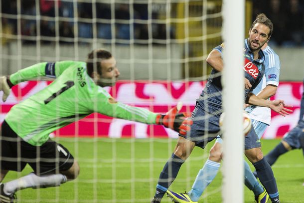 Gonzalo Higuaín anotó un tanto en la victoria del Nápoli