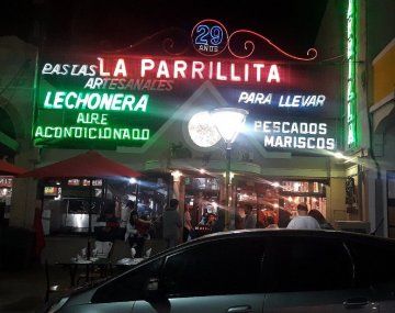 Tras burlarse de un cliente que le pagó con la AUH