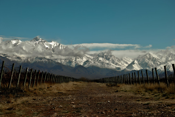 Vacaciones en Mendoza: el pueblo oculto entre viñedos y montañas que enamora con sus paisajes