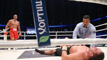 el impactante nocaut con el que vladimir klitschko retuvo su titulo el impactante nocaut con el que vladimir klitschko retuvo su titulo