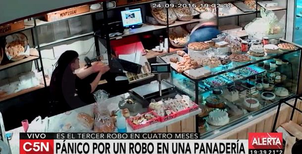 Violento robo en una panadería de La Plata: amenazaron a los empleados y luego huyeron