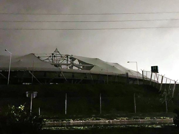 El techo del Estadio Único de La Plata quedó arruinado por el temporal