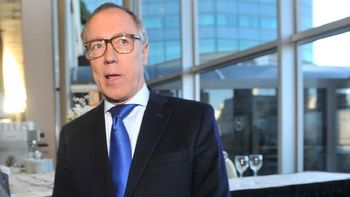 nielsen: el que gane tendra que devaluar nielsen: el que gane tendra que devaluar