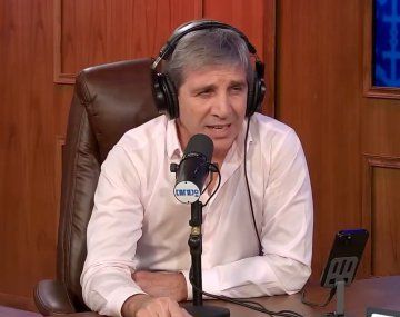 Caputo sobre el dólar: No sé por qué se enojan con nosotros cuando sube