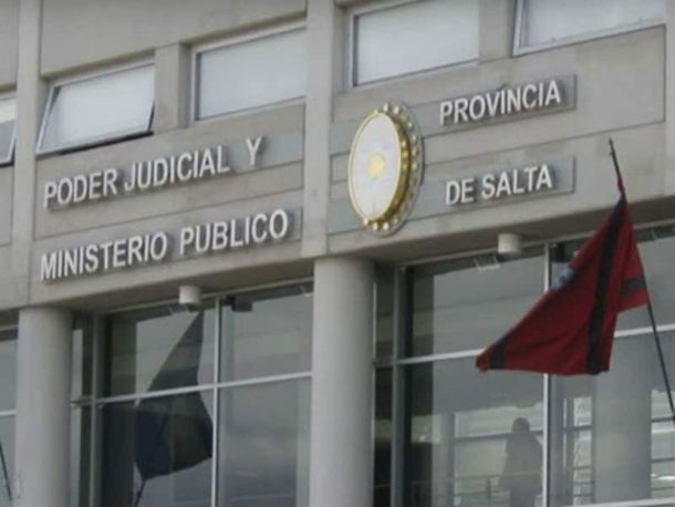 Condenan a profesor de matemática por tocamientos indebidos a tres alumnas