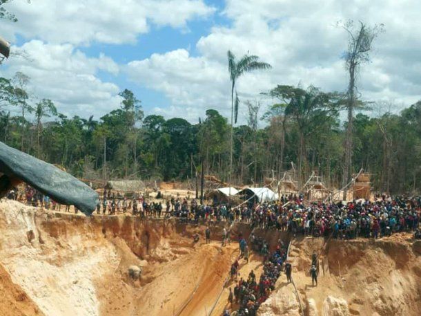 Venezuela: derrumbe en una mina de oro deja al menos 15 muertos