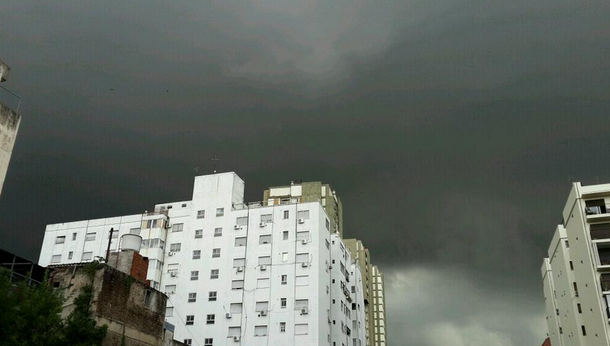 Rige un alerta por tormentas fuertes en el noreste del país