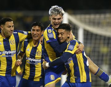 Rosario Central goleó 3-0 a Instituto y es líder de la Zona B