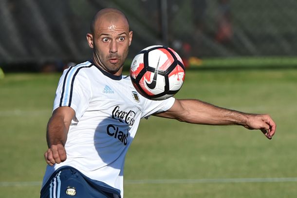 La primera mala para Sampaoli: Mascherano se queda afuera por lesión