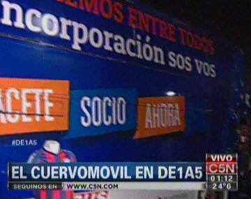 El Cuervomóvil visitó C5N y la noche se volvió azulgrana