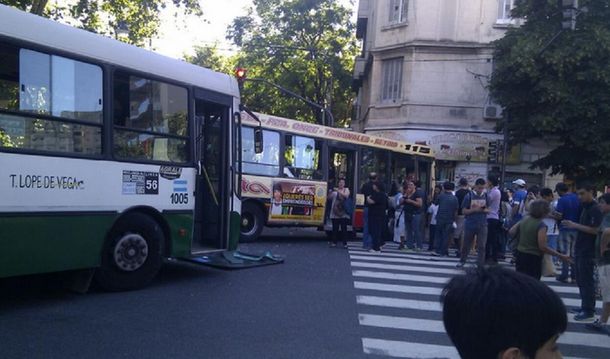 Centro Porteno Choque De Colectivos Deja 20 Heridos