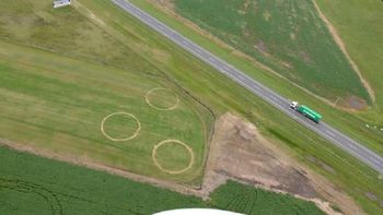 Los tres círculos gigantes, al costado de la ruta 7 Los tres círculos gigantes, al costado de la ruta 7