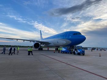 Llegó el cuarto vuelo de Aerolíneas con vacunas Sputnik V: trajo 400 mil nuevas dosis