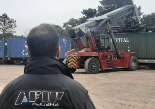 Argentina señala a una empresa uruguaya por un esquema para subfacturar exportaciones