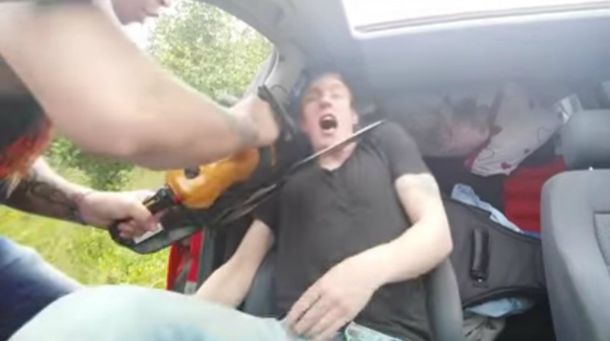 Un joven le hizo creer a su amigo que lo habían asesinado de un hachazo