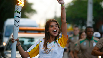 polemica con calu rivero porque llevo la antorcha de los juegos olimpicos polemica con calu rivero porque llevo la antorcha de los juegos olimpicos