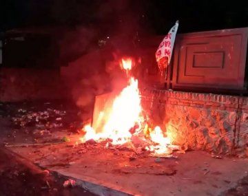 La Rioja: militantes atacaron la residencia del gobernador