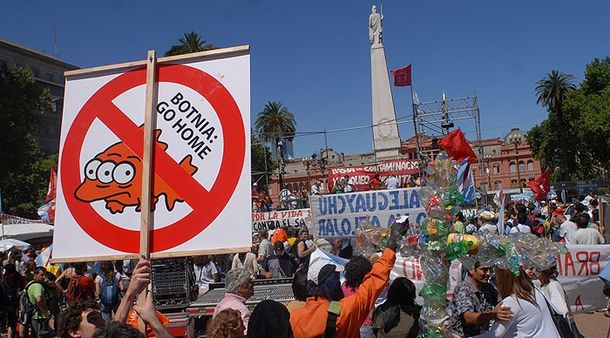 Citan a declarar a cuatro directivos de Botnia por contaminación pero ellos no se enteraron