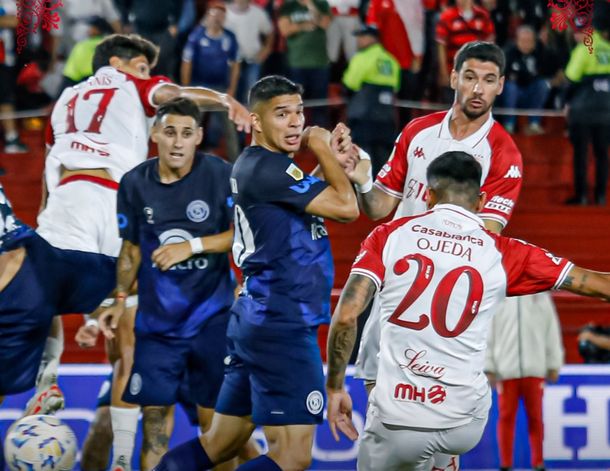 Huracán le ganó 2-0 a Independiente Rivadavia y trepó a la punta