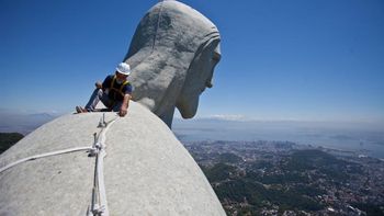 despues del rayo, el cristo redentor cambiara de tono despues del rayo, el cristo redentor cambiara de tono