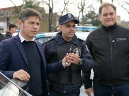 Axel Kicillof, con la Policía bonaerense. Axel Kicillof, con la Policía bonaerense.