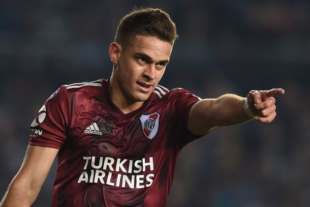 Rafael Santos Borré le marcó dos goles a Racing