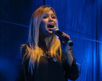 Karina presentó su nuevo tema