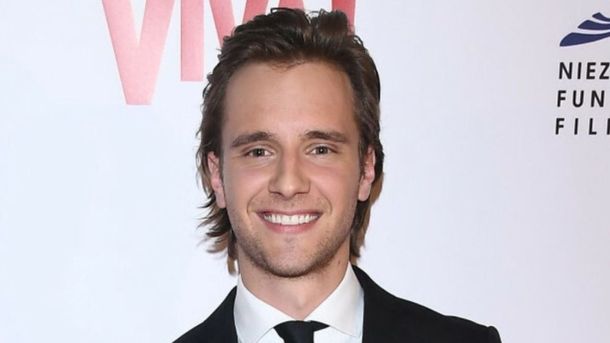 Con la participación de Maciej Musial