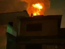 impresionante incendio en una casa de belgrano: murio una mascota