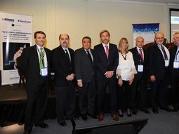 DE IZQ. A DERECHA: GABRIEL CASABURI (BID); JAVIER ORTIZ BATALLA (BANCO CIUDAD); OSACR JOFRÉ (INST. PYME BCO CIUDAD) ; ROGELIO FRIGERIO (BANCO CIUDAD); SILVIA CARBONELL (IAE); HERNÁN CHEYRE VALENZUELA (UDD, CHILE); CARLOS BARADELLO (UNIVERSIDAD DE SAN FRANCISCO, USA); RAUL RIVERA (INNOVATION FORUM, CHILE) DE IZQ. A DERECHA: GABRIEL CASABURI (BID); JAVIER ORTIZ BATALLA (BANCO CIUDAD); OSACR JOFRÉ (INST. PYME BCO CIUDAD) ; ROGELIO FRIGERIO (BANCO CIUDAD); SILVIA CARBONELL (IAE); HERNÁN CHEYRE VALENZUELA (UDD, CHILE); CARLOS BARADELLO (UNIVERSIDAD DE SAN FRANCISCO, USA); RAUL RIVERA (INNOVATION FORUM, CHILE)