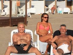 cristian castro hace playa despues de sus fotos en tanga y no le importa nada cristian castro hace playa despues de sus fotos en tanga y no le importa nada