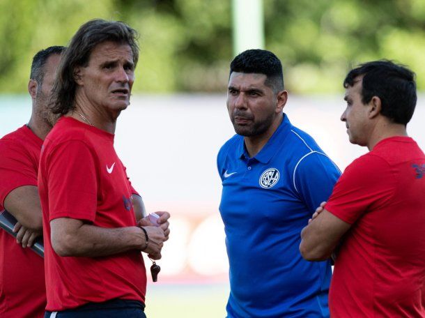 Papelón en San Lorenzo: el presidente Moretti ahora culpa a Ortigoza por el despido de Insua