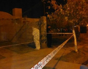 La policía cercó la casa del hombre que se quemó vivo en San Juan