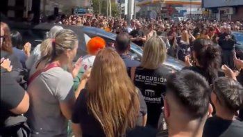 aplausos y batucada: emocionante ultimo adios a daniel buira aplausos y batucada: emocionante ultimo adios a daniel buira