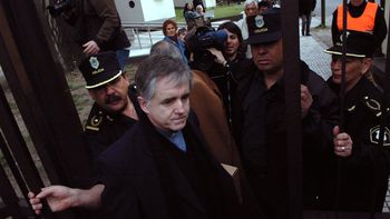 la justicia le redujo la pena al padre grassi: saldria dos anos y medio antes de la carcel la justicia le redujo la pena al padre grassi: saldria dos anos y medio antes de la carcel