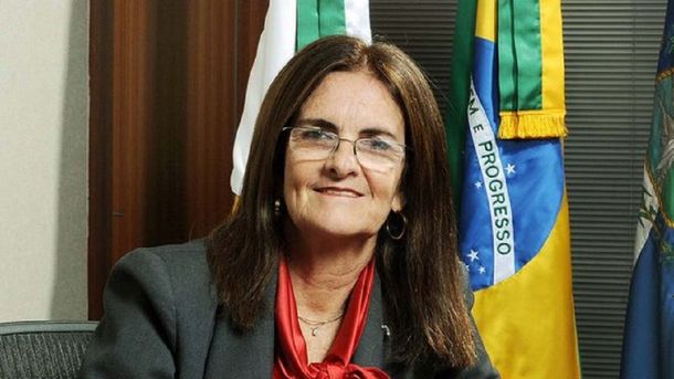 Partidos de la oposición de Brasil exigen la renuncia de la presidenta de Petrobras