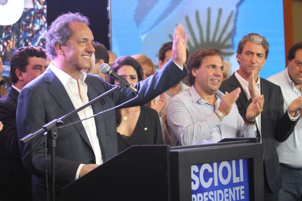 Scioli dijo que lo van a promover como presidente honorario del PJ en Provincia